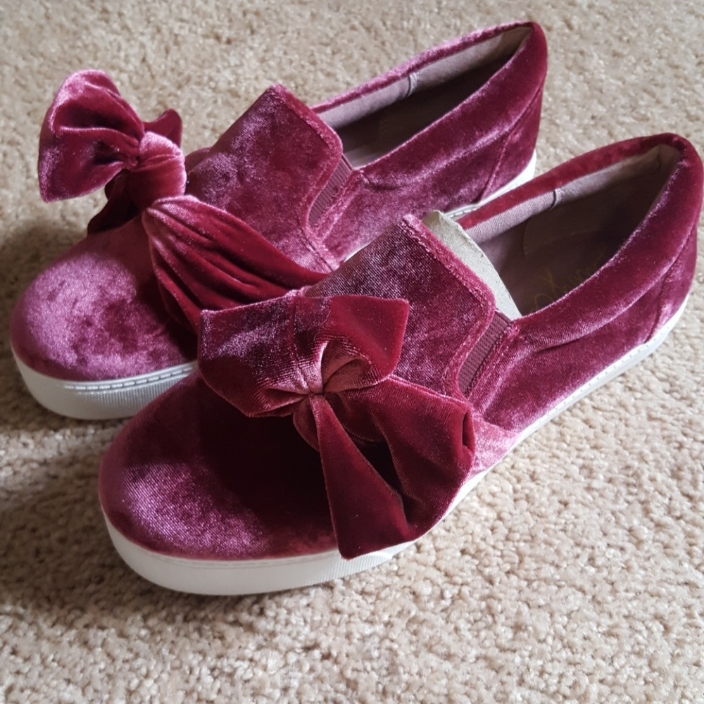 Libby Edelman Velvet Shoes